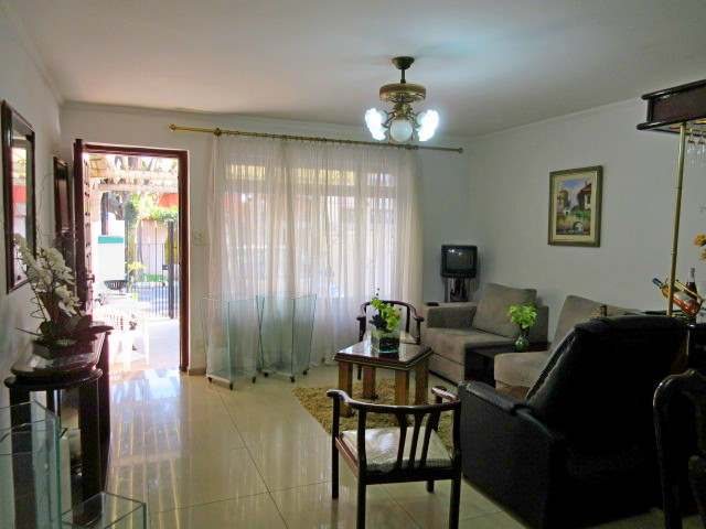 Casa de vila para venda! - No Jardim Hípico!