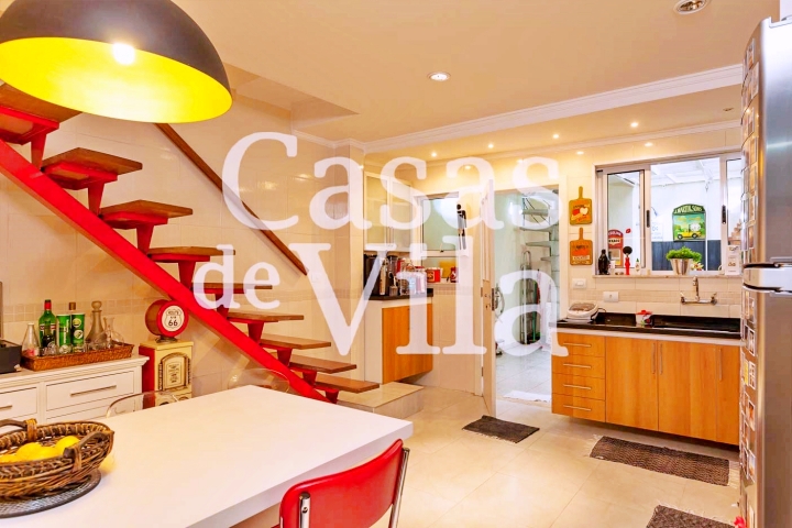 Casa de vila toda reformada para venda! - No Planalto Paulista! 