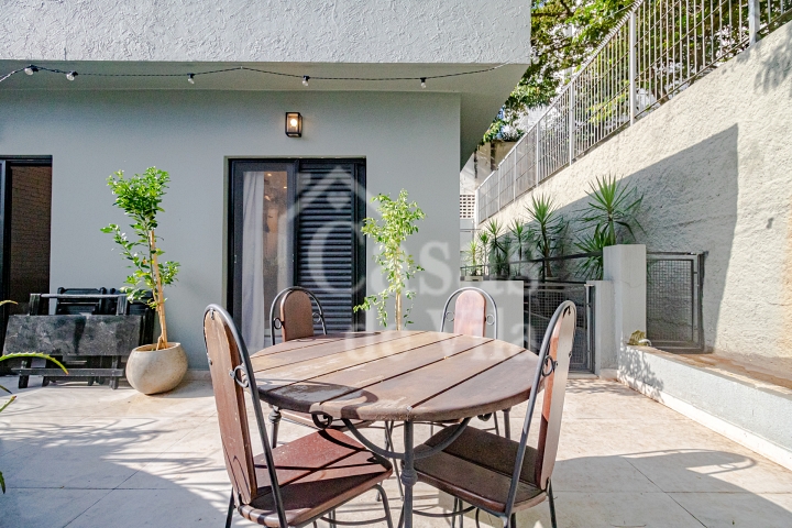 Linda casa de vila reformada para venda! - Em Perdizes!