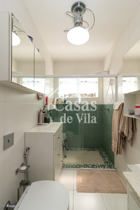 Uma graça de casa de vila para venda! - Na Vila Olímpia!