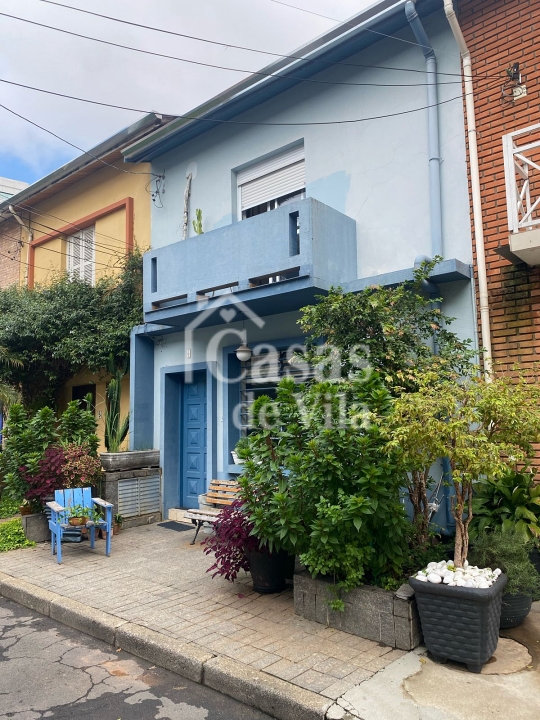 Uma graciosa casa de vila para venda! - Na Vila Olímpia! Ótima localização!