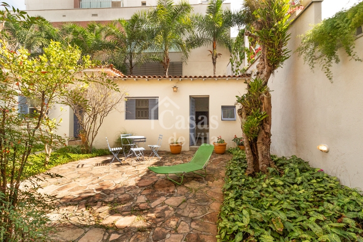 Uma casa de vila espaçosa e encantadora! - No Brooklin! Para venda!