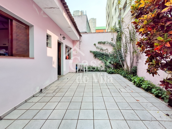 Casa de vila beemmm espaçosa para venda! - No Brooklin Paulista! Muitas facilidades nas proximidades!