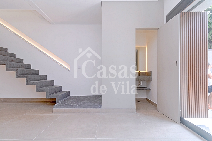Casa de vila toda nova! - Para venda na Pompéia!