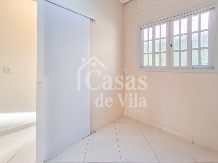 Casa de vila térrea para locação comercial! - Chácara Flora! Excelente localização!