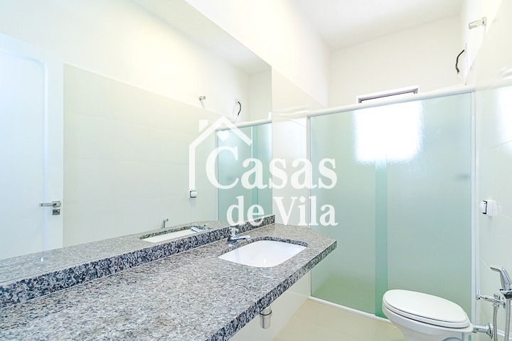 Casa de vila reformada para venda! - Excelente localização! Em Moema!