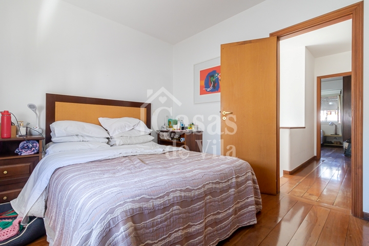Casa de vila confortável para venda! - No Campo Belo!