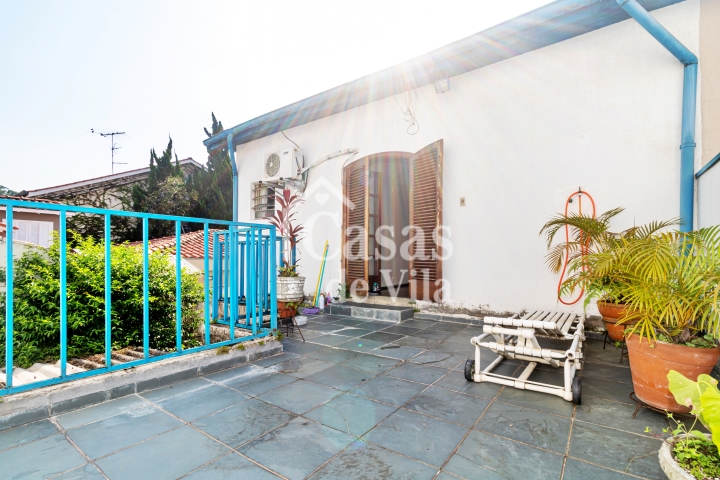 Casa de vila espaçosa! - Para venda no Jardim Hípico!