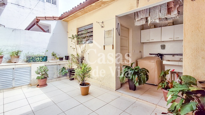 Casa de vila para venda com bom espaço! - Na Chácara Santo Antonio | Santo Amaro!