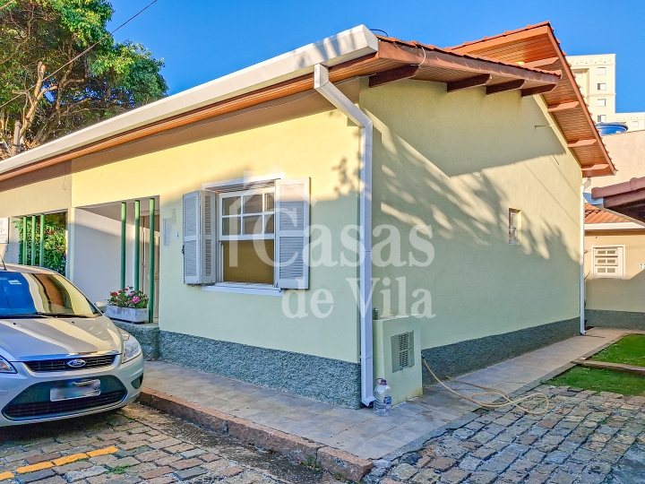 Casa de vila térrea para locação comercial! - Chácara Flora! Excelente localização!