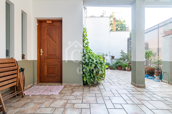 Casa de vila confortável para venda! - No Campo Belo!
