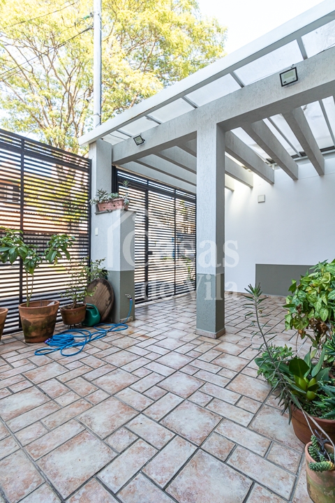 Casa de vila confortável para venda! - No Campo Belo!