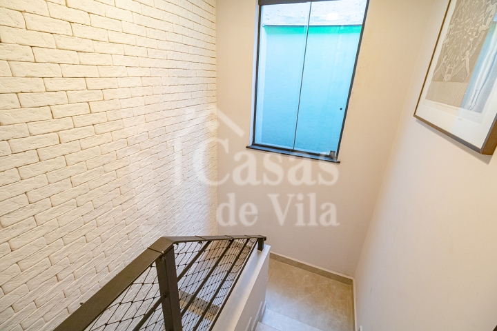 Linda casa de vila reformada para venda! - Em Perdizes!