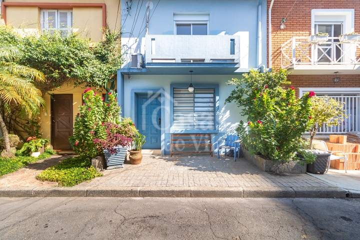 Uma graciosa casa de vila para venda! - Na Vila Olímpia! Ótima localização!