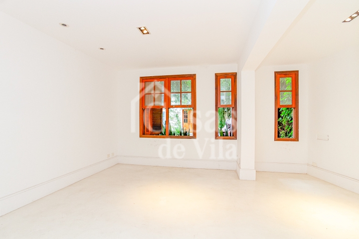 Um sonho de casa de vila no Jardim América! - Para venda! Excelente localização!