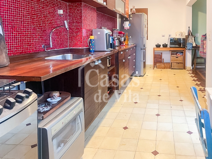 Bela casa de vila para venda! - Numa vila sensacional no Paraíso!
