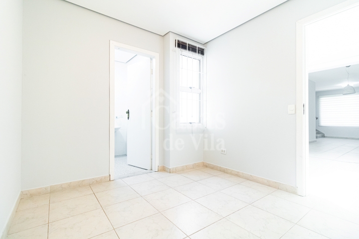 Uma graciosa casa de vila para venda! - Na Vila Olímpia! Ótima localização!