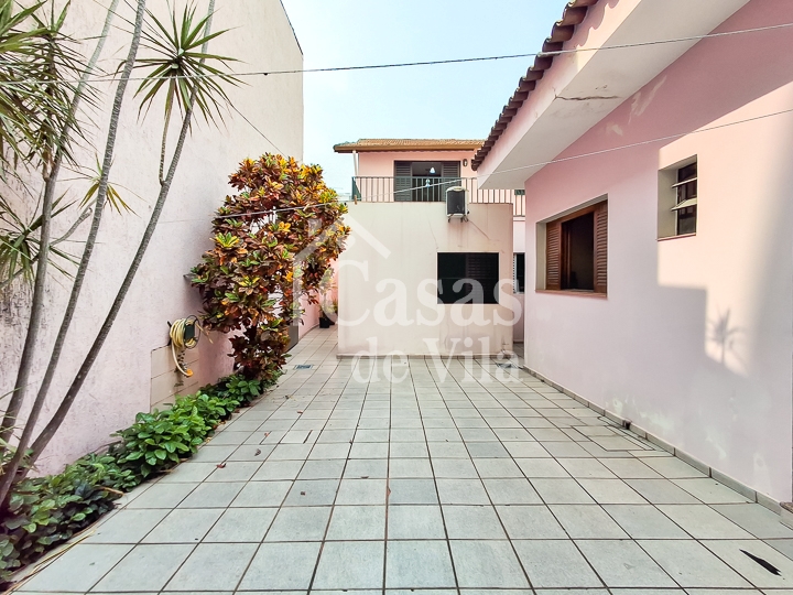 Casa de vila beemmm espaçosa para venda! - No Brooklin Paulista! Muitas facilidades nas proximidades!