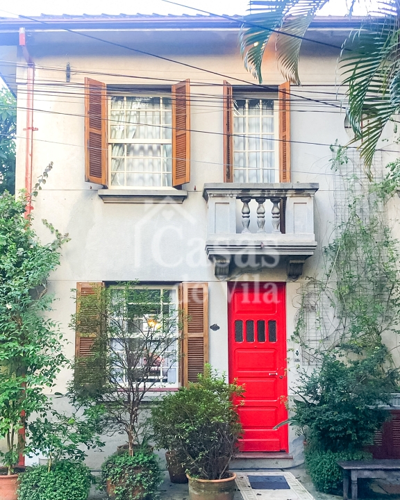 Bela casa de vila para venda! - Numa vila sensacional no Paraíso!