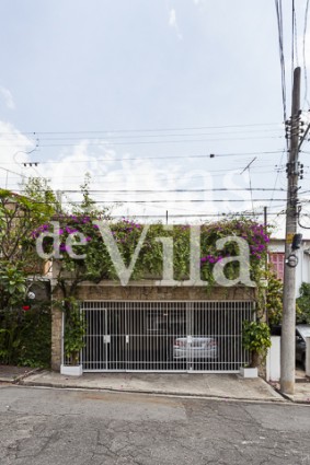 Casa de vila espaçosa! - Para venda ou locação! Em Perdizes! Ótima localização!