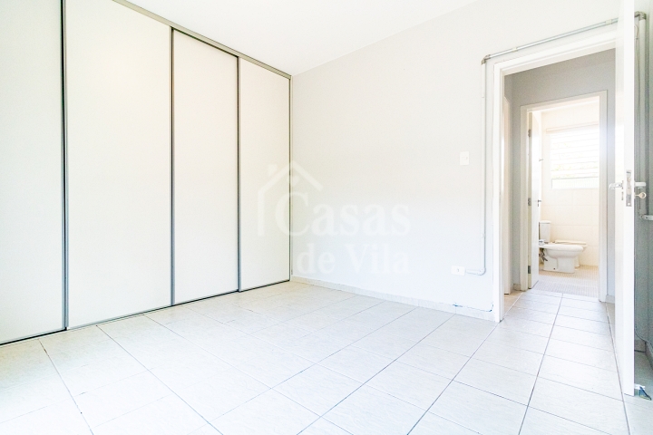 Uma graciosa casa de vila para venda! - Na Vila Olímpia! Ótima localização!