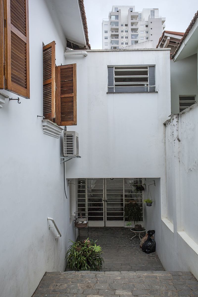 Eis uma casa de vila cheia de espaço! - No Brooklin, perto de mmmuuuitttaaa coisa!!!