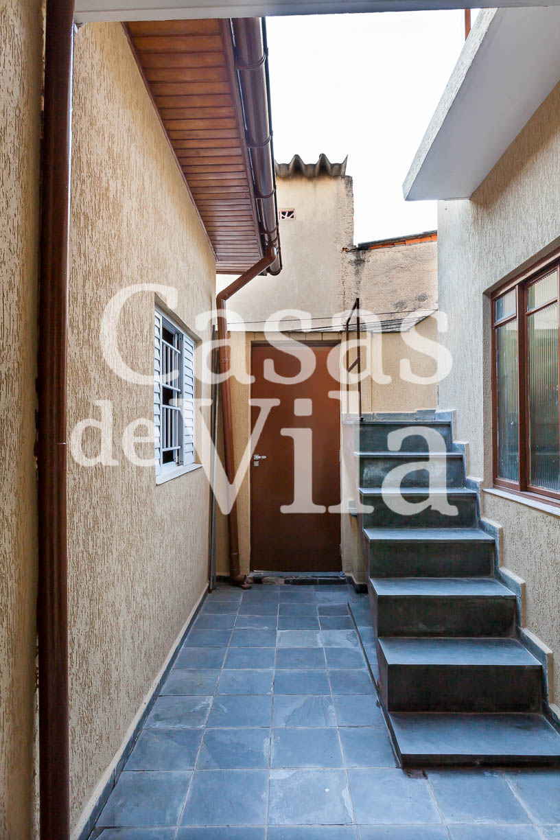 Casa de vila para venda! - No bairro da Vila Gumercindo! Vila aberta!