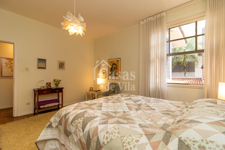 Uma casa de vila espaçosa e encantadora! - No Brooklin! Para venda!