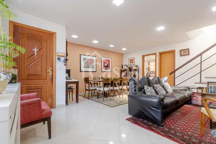 Casa de vila confortável para venda! - No Campo Belo!
