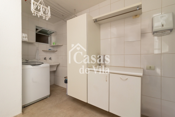 Uma graça de casa de vila para venda! - Na Vila Olímpia!