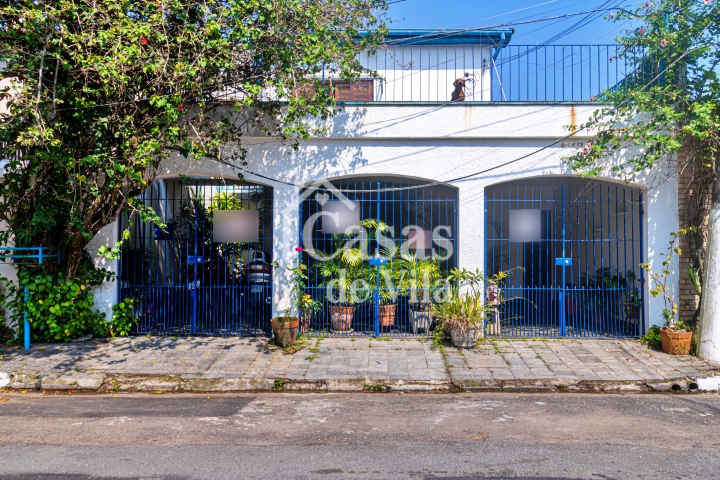 Casa de vila espaçosa! - Para venda no Jardim Hípico!