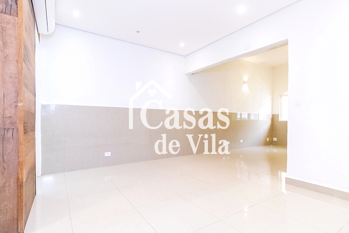 Casa de vila reformada para venda! - Excelente localização! Em Moema!