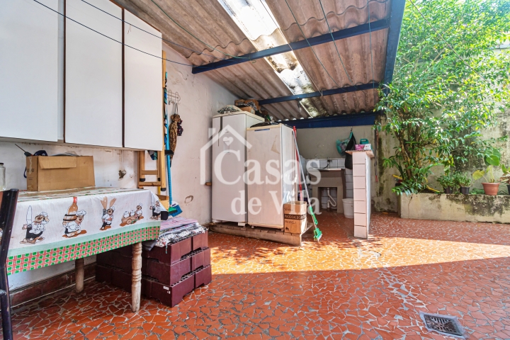 Casa de vila espaçosa! - Para venda no Jardim Hípico!