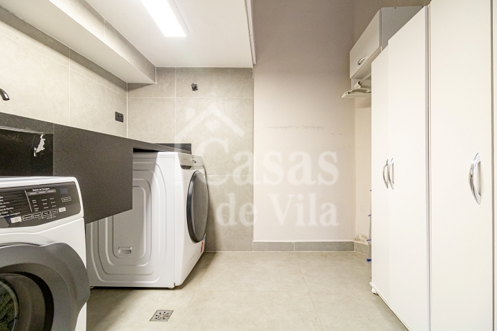 Linda casa de vila reformada para venda! - Em Perdizes!