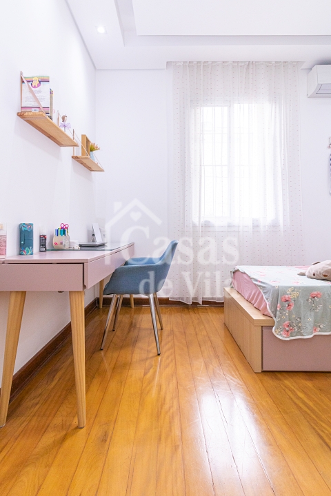 Casa de vila conservada para venda! - No Cambuci, próxima ao Parque da Aclimação!