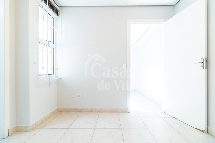 Uma graciosa casa de vila para venda! - Na Vila Olímpia! Ótima localização!