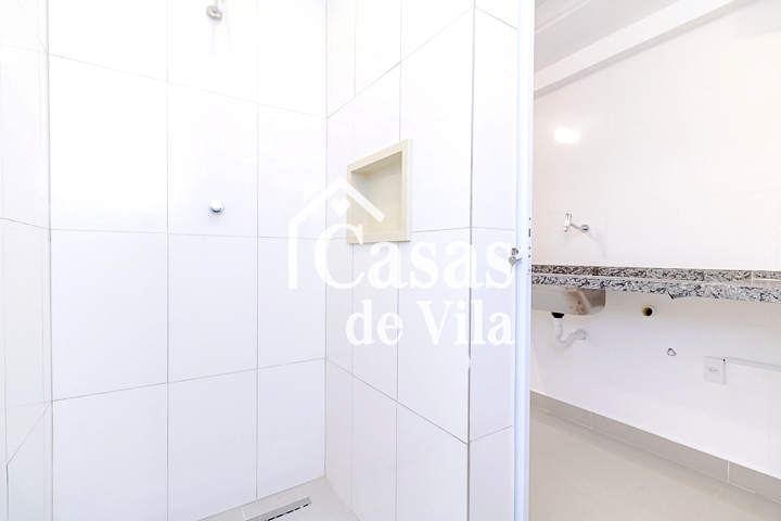Casa de vila reformada para venda! - Excelente localização! Em Moema!