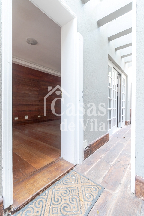 Casa de vila reformada para compra! - No Jardim Hípico!