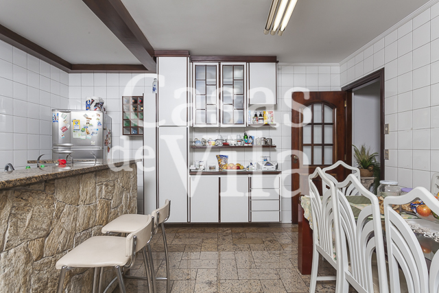 Casa de vila espaçosa! - Para venda ou locação! Em Perdizes! Ótima localização!