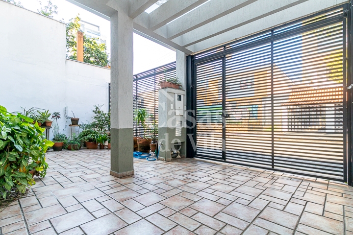 Casa de vila confortável para venda! - No Campo Belo!