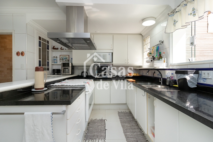 Uma graça de casa de vila para venda! - Na Vila Olímpia!