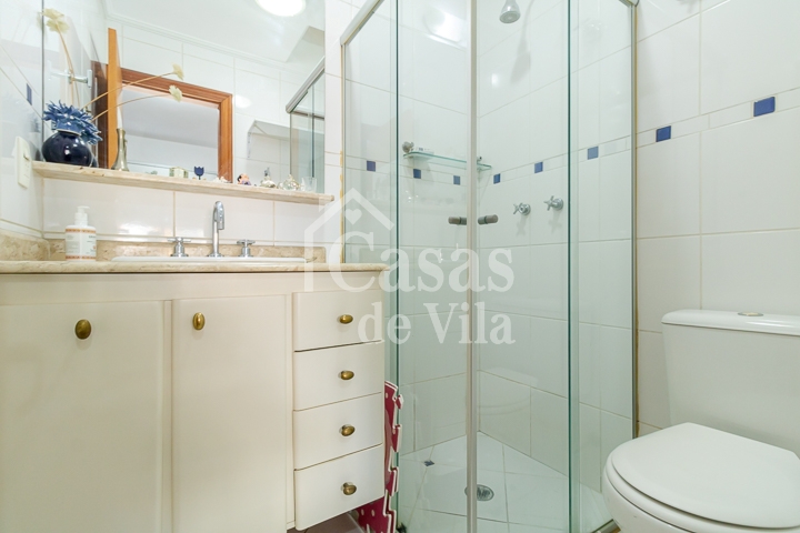 Casa de vila confortável para venda! - No Campo Belo!
