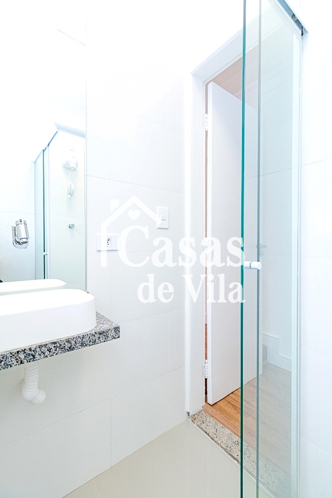 Casa de vila reformada para venda! - Excelente localização! Em Moema!