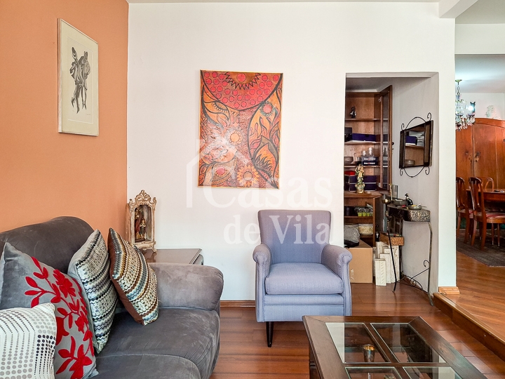 Casa de vila beemmm espaçosa para venda! - No Brooklin Paulista! Muitas facilidades nas proximidades!