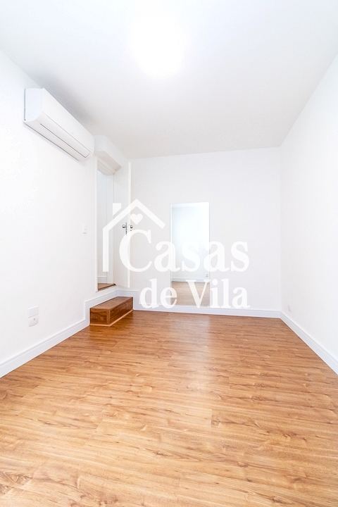 Casa de vila reformada para venda! - Excelente localização! Em Moema!
