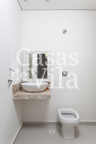 Casa de vila para venda na Vila Olímpia! - Numa vilinha bem arborizada!