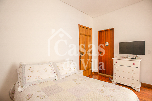 Casa de vila graciosa para venda! - Na Lapa!