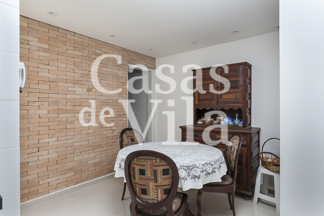 Casa de vila para venda na Vila Olímpia! - Numa vilinha bem arborizada!