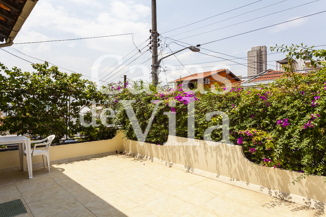 Casa de vila espaçosa! - Para venda ou locação! Em Perdizes! Ótima localização!