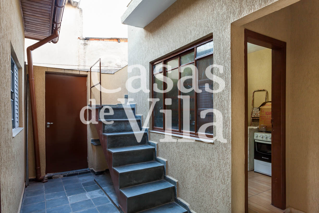 Casa de vila para venda! - No bairro da Vila Gumercindo! Vila aberta!